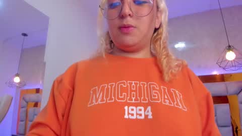 Snapshot of amalia_rosse_ chatting on 02/16/25, 11:16 Amalia Im Back See you soon this January 7 at 10 pm Colombia time online show from 02/16/25, 11:16