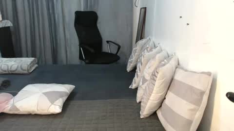 Snapshot of amaliafox11 chatting on 02/07/25, 10:19 amaliafox11 online show from 02/07/25, 10:19