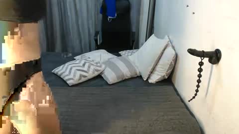 Snapshot of amaliafox11 chatting on 02/09/25, 01:35 amaliafox11 online show from 02/09/25, 01:35