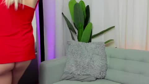 Snapshot of amalialexi chatting on 02/15/25, 02:37 Amalia online show from 02/15/25, 02:37