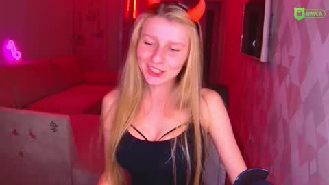 Amalia online show from 10/31/25, 03:02