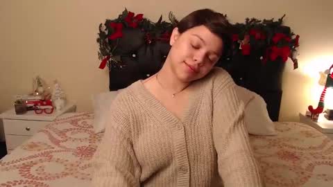 Snapshot of amand1_sweet chatting on 12/11/24, 12:55 online show from 12/11/24, 12:55