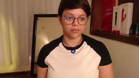 Snapshot of amand1_sweet chatting on 12/28/24, 03:37 online show from 12/28/24, 03:37