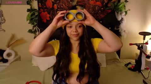 Snapshot of amand1_sweet chatting on 10/31/25, 12:50 online show from 10/31/25, 12:50