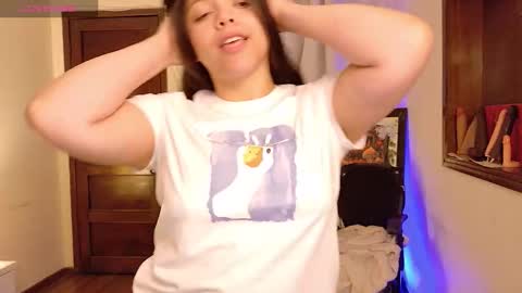 Snapshot of amand1_sweet chatting on 12/02/25, 02:56 online show from 12/02/25, 02:56