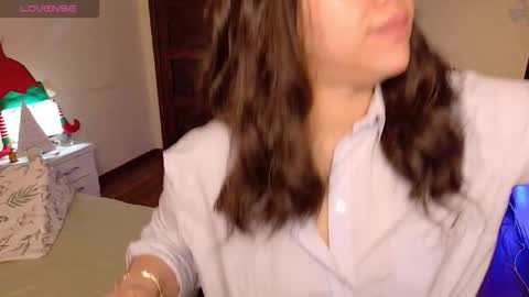 Snapshot of amand1_sweet chatting on 12/19/25, 02:13 online show from 12/19/25, 02:13