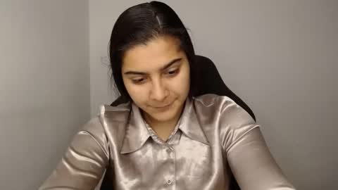 The queen of the biceps  online show from 12/05/24, 12:00