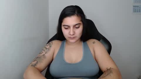 The queen of the biceps  online show from 02/28/25, 07:46