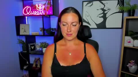 Snapshot of amanda_burn chatting on 06/30/26, 01:23 Amanda online show from 06/30/26, 01:23