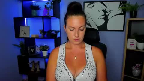 Snapshot of amanda_burn chatting on 07/13/26, 01:14 Amanda online show from 07/13/26, 01:14