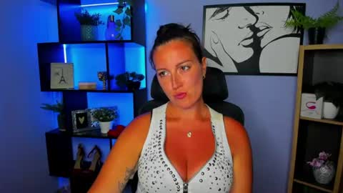 Snapshot of amanda_burn chatting on 07/28/26, 04:05 Amanda online show from 07/28/26, 04:05