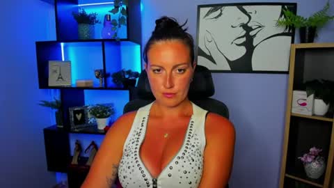 Snapshot of amanda_burn chatting on 07/28/26, 06:20 Amanda online show from 07/28/26, 06:20
