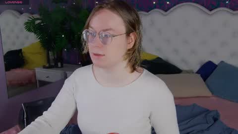 Hi im Amanda online show from 04/08/26, 10:26