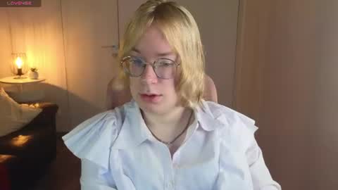 Snapshot of amanda_butlerr chatting on 07/05/26, 08:32 Hi im Amanda online show from 07/05/26, 08:32