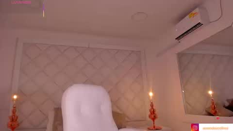 Snapshot of amanda_colin chatting on 09/10/25, 10:43 Amanda online show from 09/10/25, 10:43