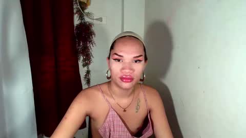 Snapshot of amanda_fuck69 chatting on 10/25/25, 05:04 Amanda online show from 10/25/25, 05:04