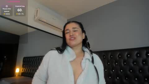 Snapshot of amanda_noir chatting on 09/11/25, 04:01 amanda_noir online show from 09/11/25, 04:01