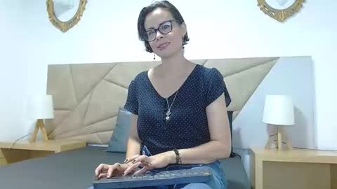 Snapshot of amanda_ramirez chatting on 09/17/25, 07:37 amanda_ramirez online show from 09/17/25, 07:37