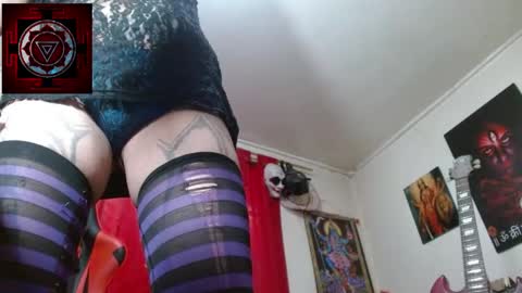 Snapshot of amanda_valeska chatting on 04/19/26, 05:01 Amanda Valeska online show from 04/19/26, 05:01