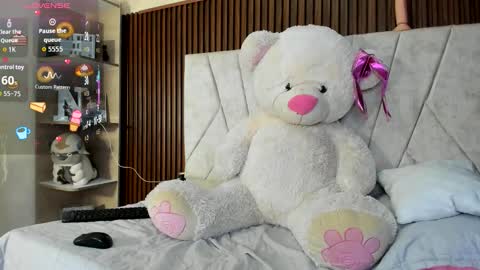 amara_brunet online show from 12/18/25, 12:44