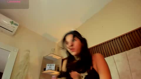 amara_brunet online show from 03/11/26, 12:44