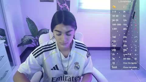 Snapshot of amara_silk chatting on 06/23/26, 04:27 amara_silk online show from 06/23/26, 04:27