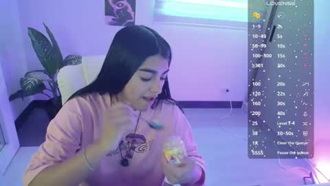 Snapshot of amara_silk chatting on 06/25/26, 07:18 amara_silk online show from 06/25/26, 07:18