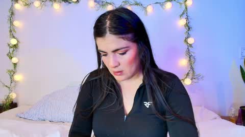 Amara Vega  online show from 04/09/26, 07:58