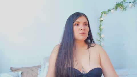 Snapshot of amara_vega chatting on 06/28/26, 01:06 Amara Vega online show from 06/28/26, 01:06