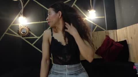 Snapshot of amara_vex chatting on 07/01/26, 12:40 amara_vex online show from 07/01/26, 12:40