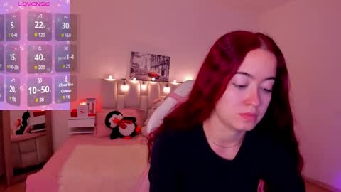 amaraa_couper1 online show from 12/17/25, 03:45