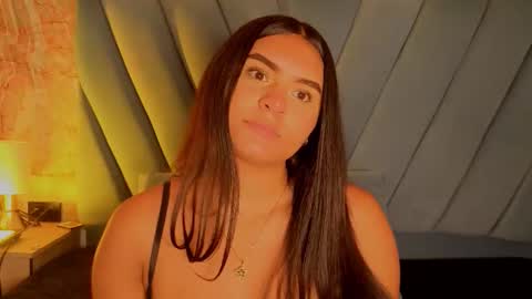 amarahanks_ online show from 11/08/25, 11:32