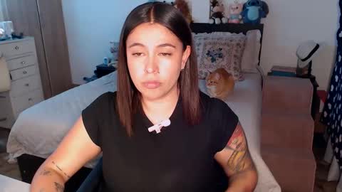 Mila  online show from 05/05/26, 03:36