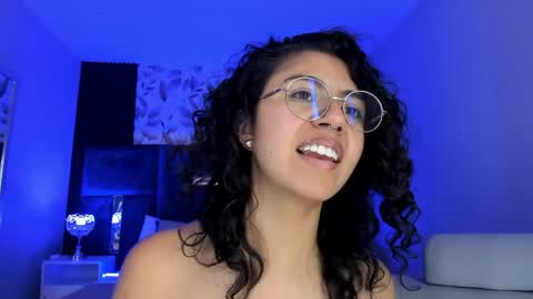 Snapshot of amarettho chatting on 04/19/26, 06:10 Emily online show from 04/19/26, 06:10