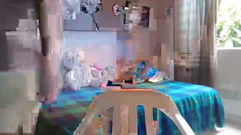 Snapshot of amaris_c chatting on 10/05/25, 12:03 amaris_c online show from 10/05/25, 12:03