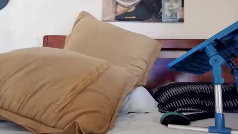 Amaro online show from 09/18/25, 12:40