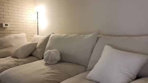 amaya_floress online show from 04/15/26, 11:06