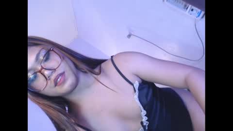 AMAYA and AVERY online show from 01/21/25, 01:43