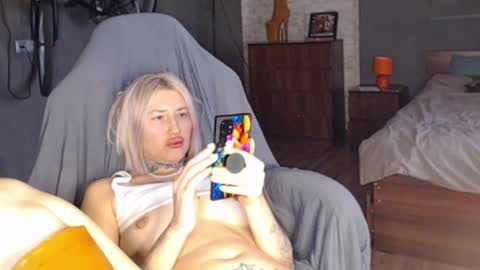 Snapshot of amayamalina chatting on 12/15/24, 10:18 Malina online show from 12/15/24, 10:18