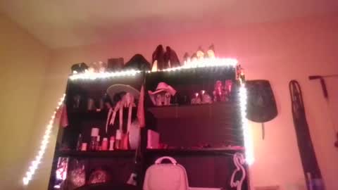 Snapshot of amayamillarodriguez chatting on 12/28/24, 08:48 amayamillarodriguez online show from 12/28/24, 08:48