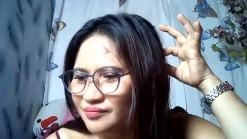 Snapshot of amazing_angel22 chatting on 06/19/26, 01:10 amazing angel online show from 06/19/26, 01:10