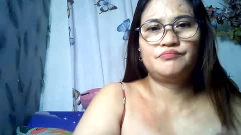 Snapshot of amazing_angel22 chatting on 06/24/26, 12:04 amazing angel online show from 06/24/26, 12:04
