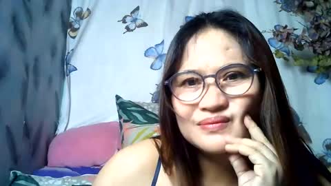 Snapshot of amazing_angel22 chatting on 06/26/26, 02:27 amazing angel online show from 06/26/26, 02:27