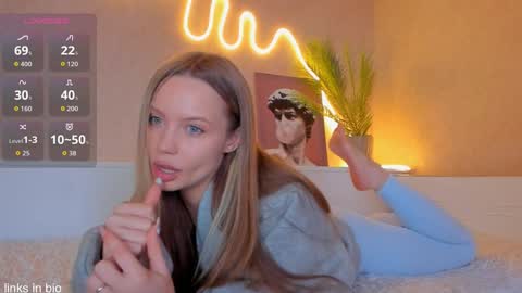 Roxy online show from 11/22/25, 12:37