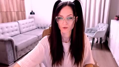 Snapshot of amazingeyes89 chatting on 10/20/25, 10:16 Izza online show from 10/20/25, 10:16