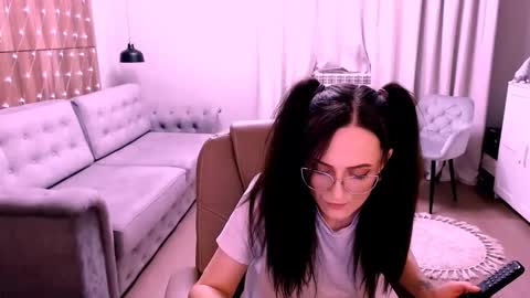 Izza online show from 12/15/25, 02:10