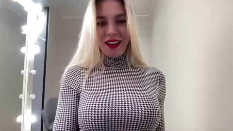 Kelly online show from 12/03/24, 07:43