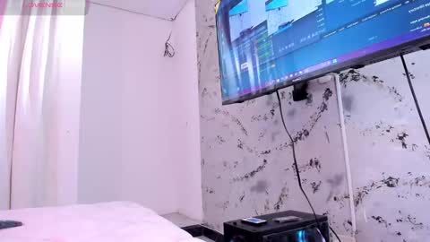 Snapshot of ambaar5 chatting on 10/08/25, 12:03 Sara online show from 10/08/25, 12:03