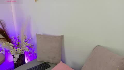 Snapshot of ambar_carterr chatting on 11/25/25, 04:01 Ambar online show from 11/25/25, 04:01