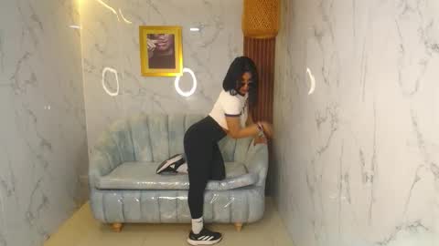 Snapshot of ambar_fox_s chatting on 11/12/25, 08:19 Ambar online show from 11/12/25, 08:19